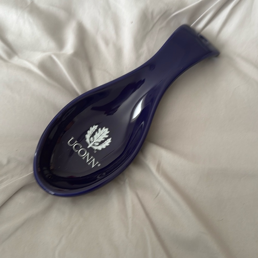 UConn Spoon rest